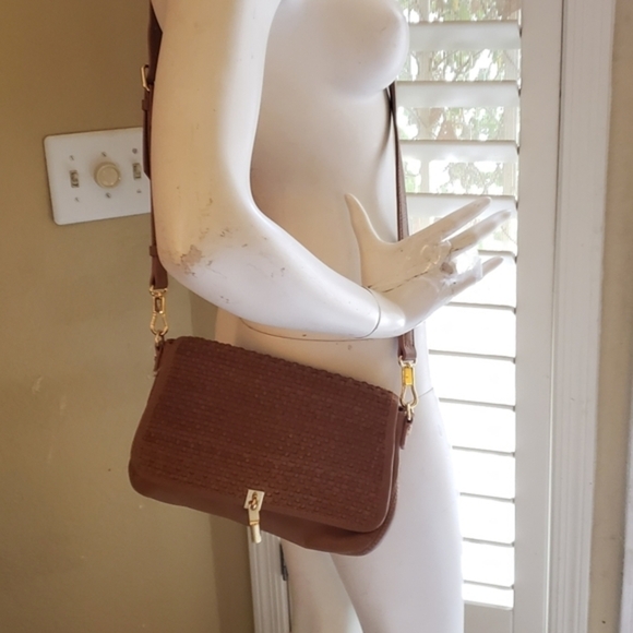 - Elizabeth & James Cynnie Leather Crossbody - Picture 4 of 9